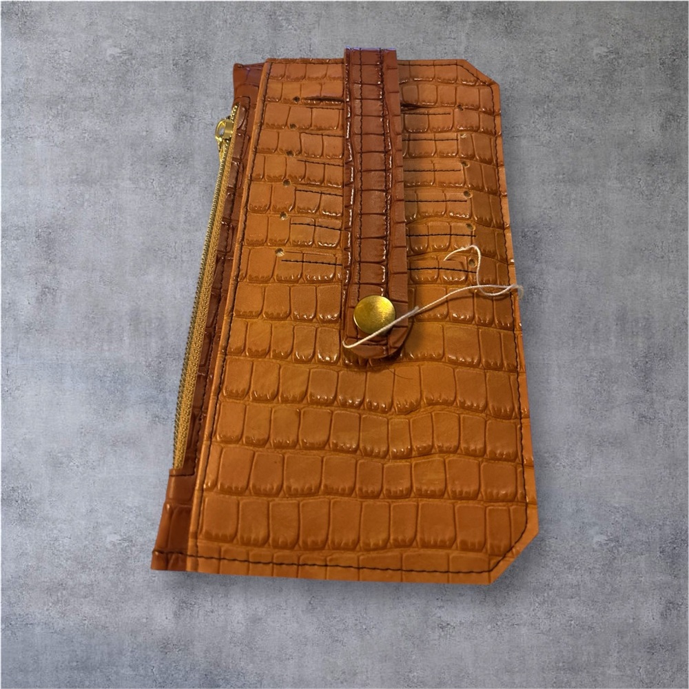 Crocodile Pattern Tan Wallet - image 1
